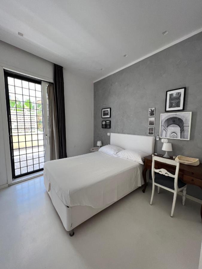 Rome, Beautiful Apartment In A Vintage Building Lido di Ostia Exteriör bild