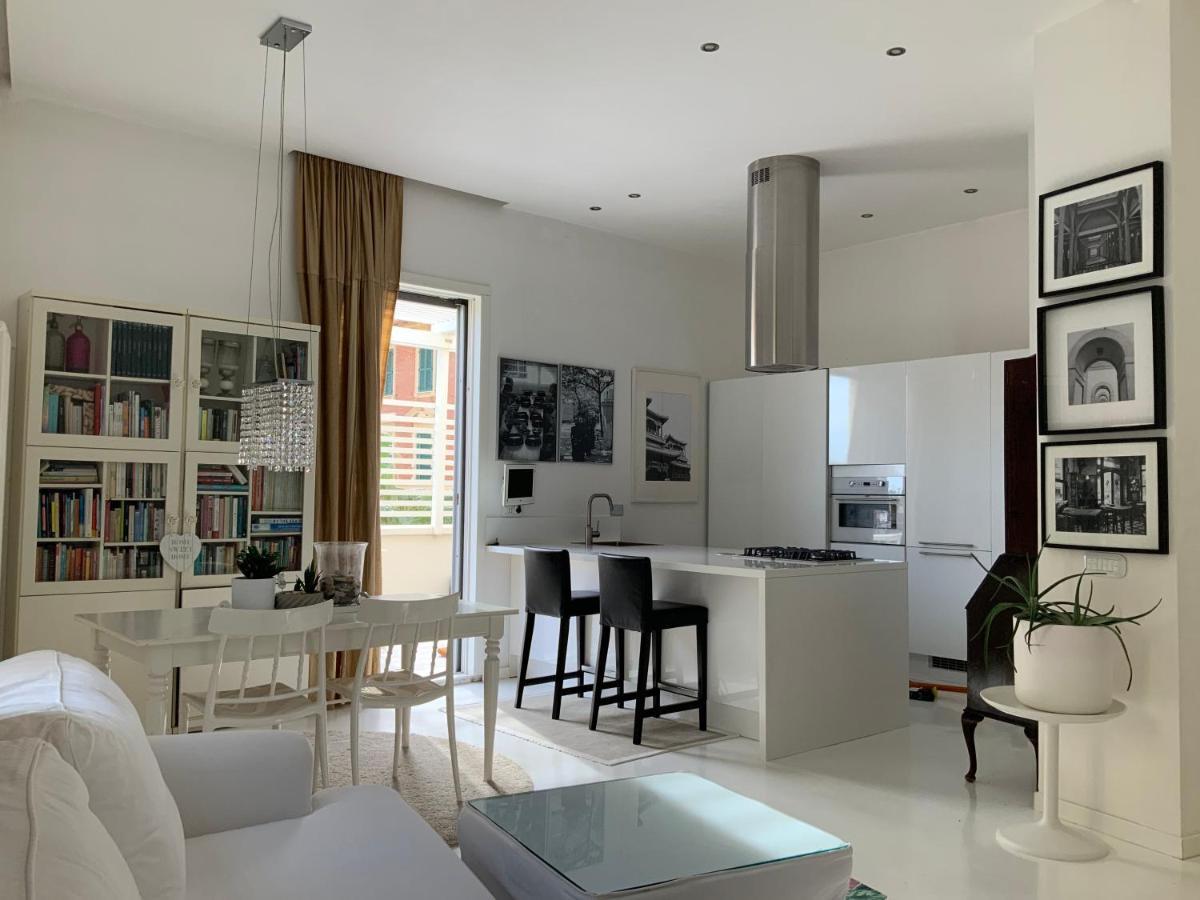 Rome, Beautiful Apartment In A Vintage Building Lido di Ostia Exteriör bild