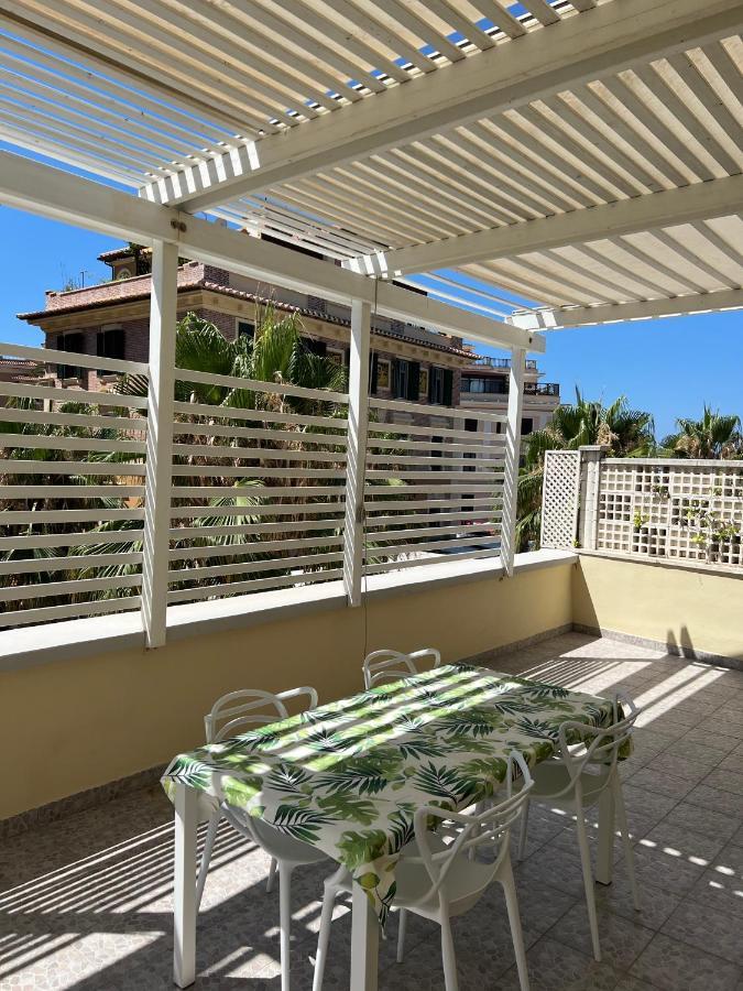 Rome, Beautiful Apartment In A Vintage Building Lido di Ostia Exteriör bild