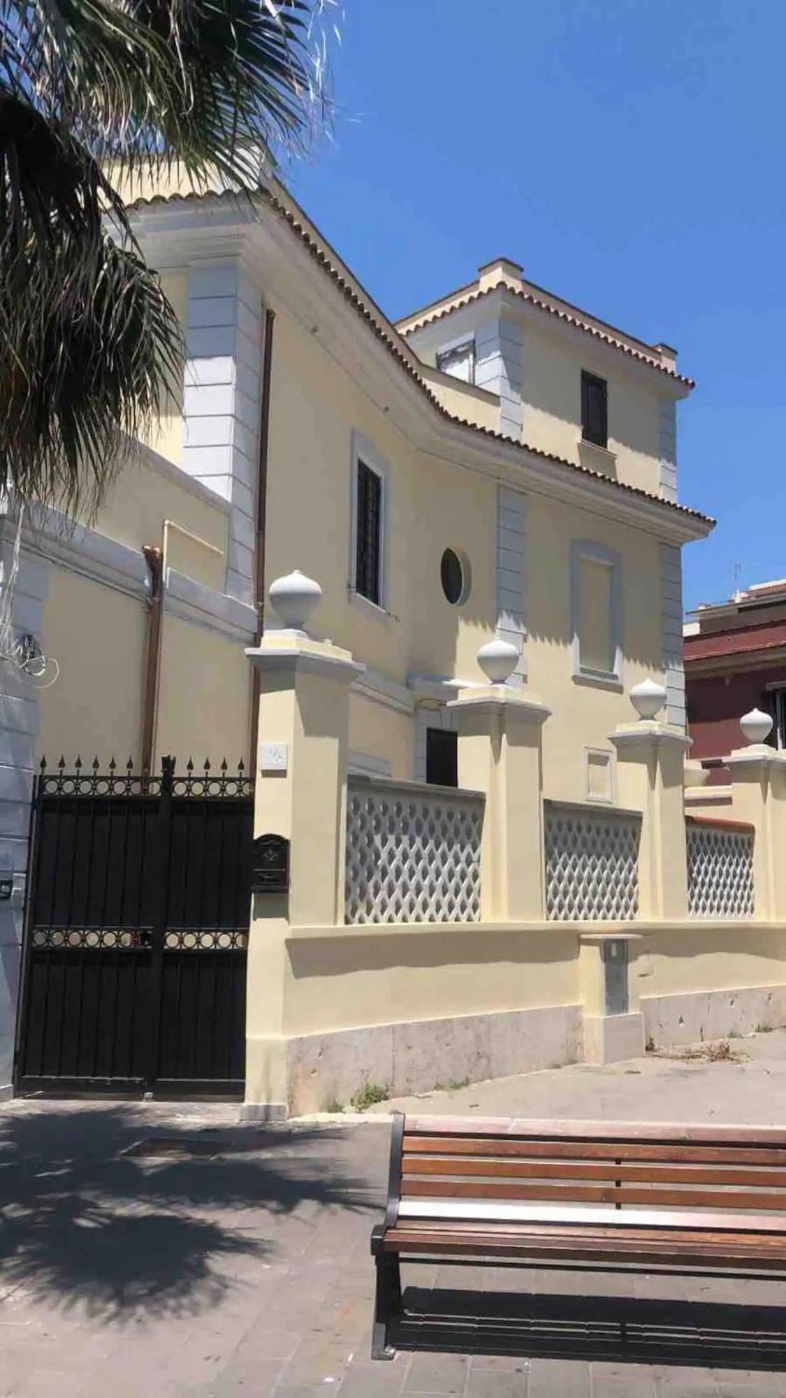 Rome, Beautiful Apartment In A Vintage Building Lido di Ostia Exteriör bild