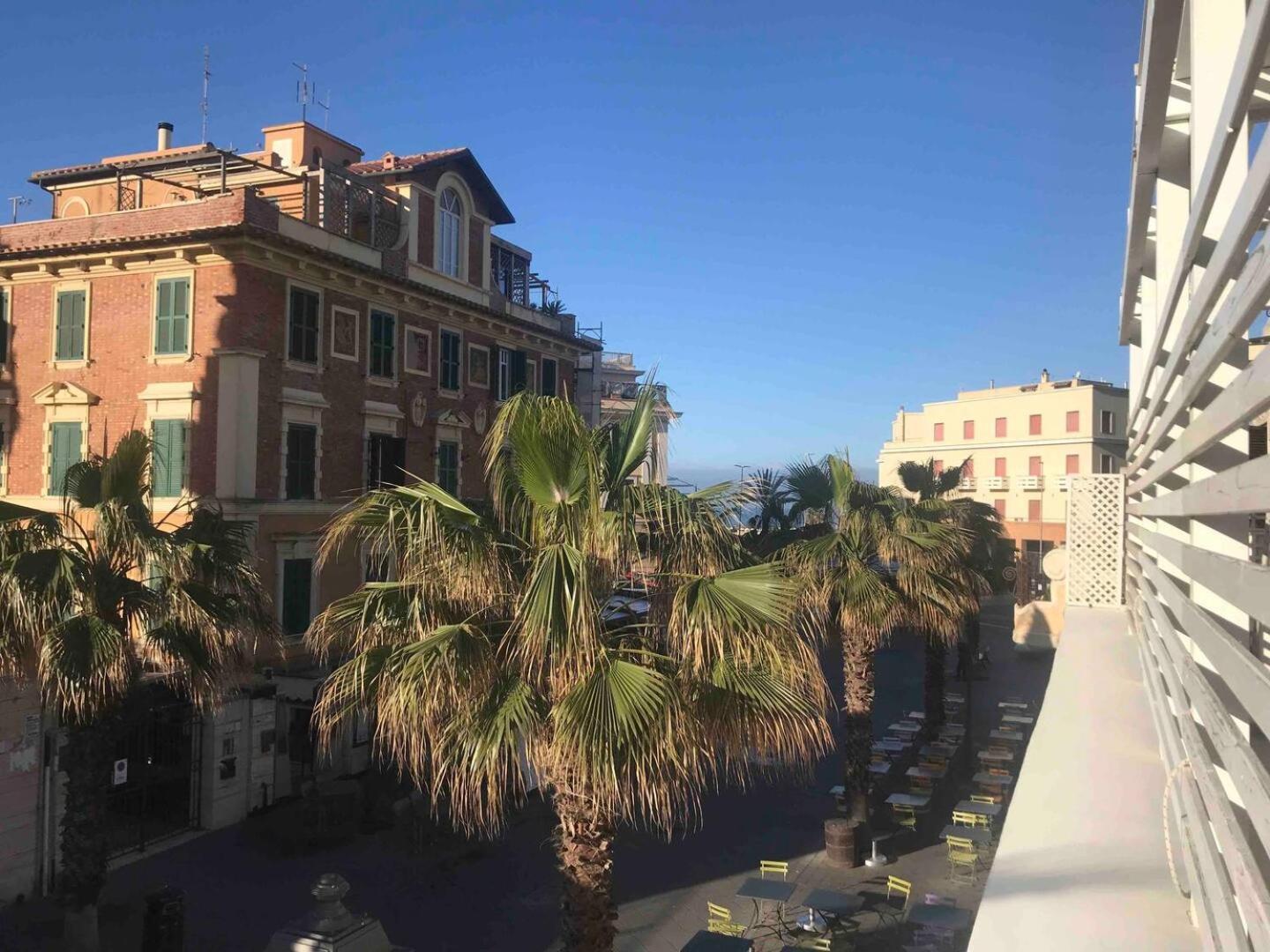 Rome, Beautiful Apartment In A Vintage Building Lido di Ostia Exteriör bild